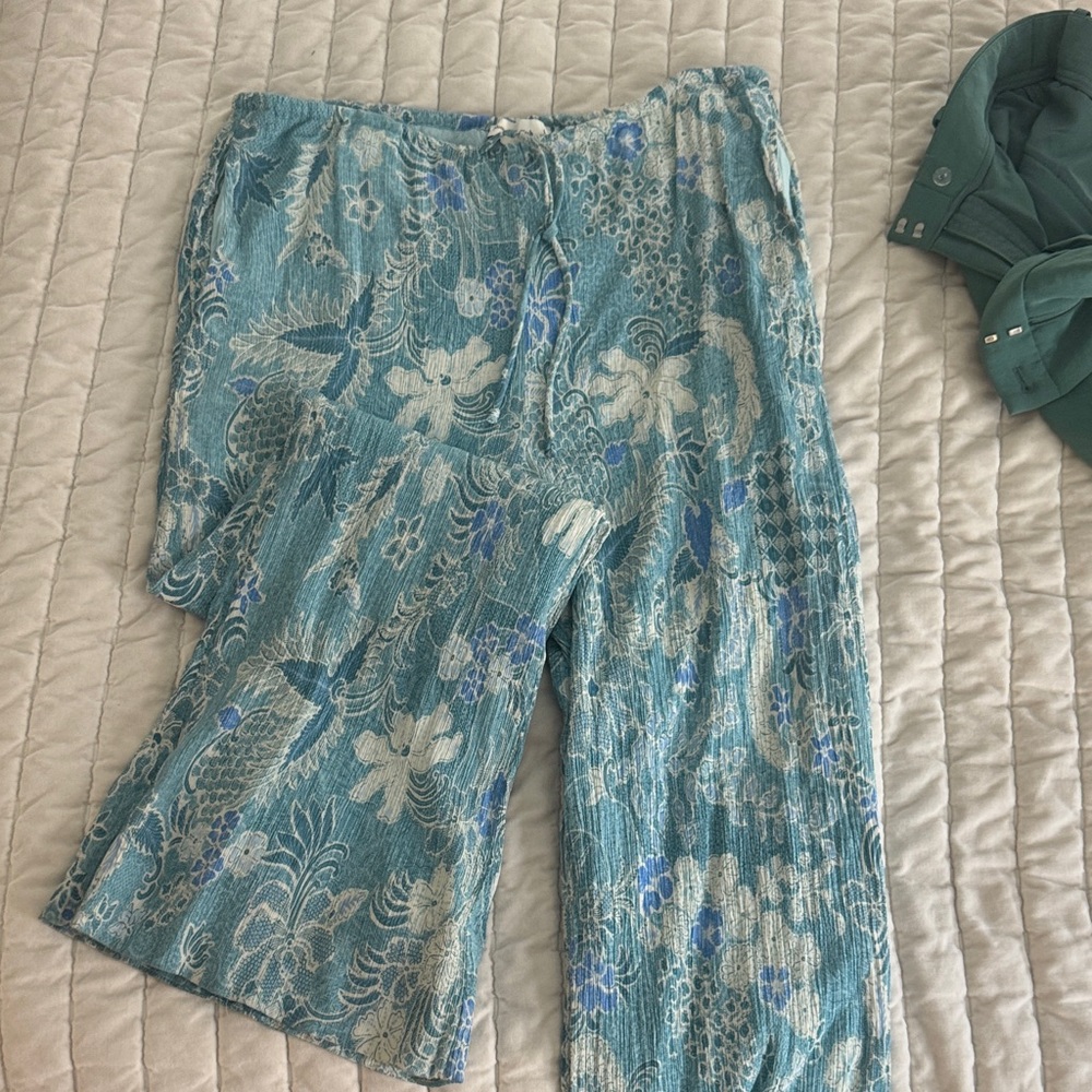 Abercrombie & Fitch Crinkle Textured Palazzo Pull On Pants